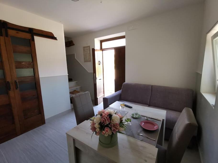 Casa Semeria Certosa Di Padula Eksteriør bilde